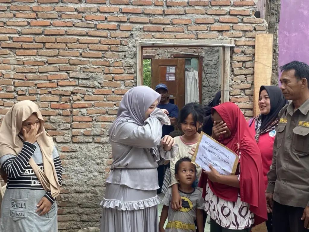 perbaikan rumah warga